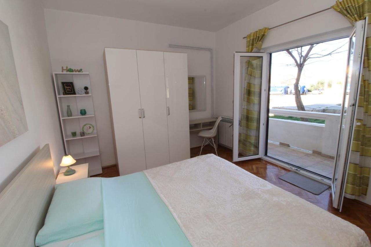 Apartment Pag 13060A Pag Town Eksteriør billede